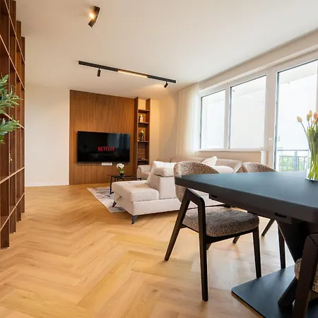Apartament Amazing 2 Bedroom With Sea View
