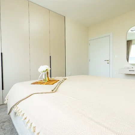 Amazing 2 Bedroom With Sea View Apartament Warna