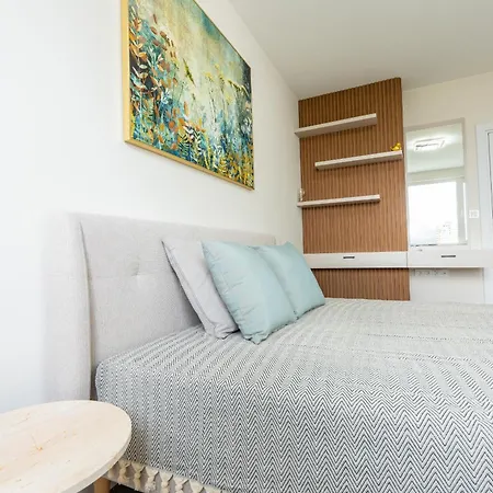 Amazing 2 Bedroom With Sea View Apartament *