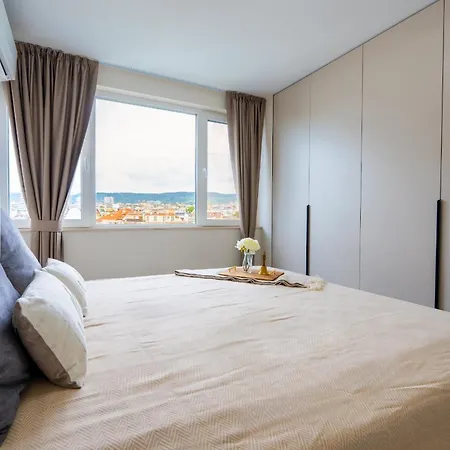 Apartament Amazing 2 Bedroom With Sea View *