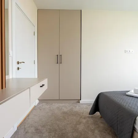 Amazing 2 Bedroom With Sea View Warna