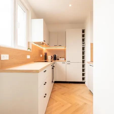 Amazing 2 Bedroom With Sea View Apartament