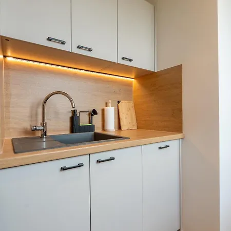 Amazing 2 Bedroom With Sea View * Warna